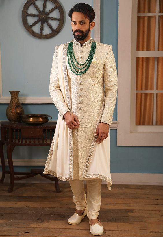 Materials And Colors Used In Moroccan Men's Traditional Clothing Materials And Colors Used In Moroccan Men's Traditional Clothing